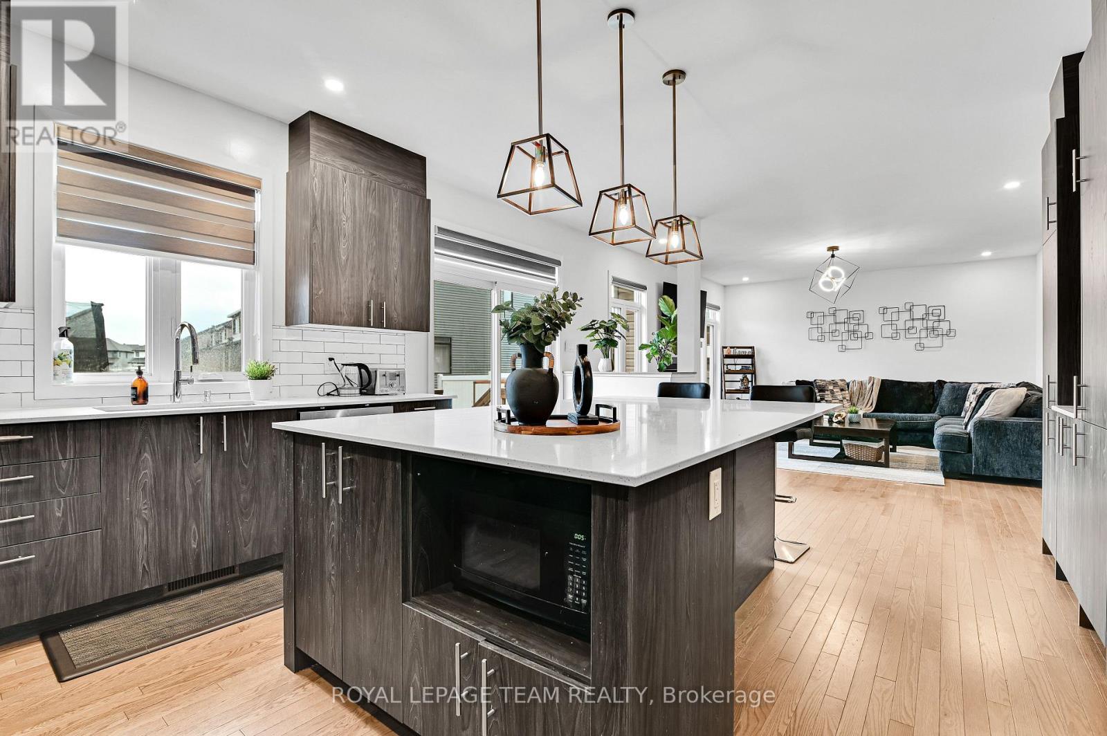 202 Zinnia Way, Ottawa, Ontario  K4M 0L4 - Photo 11 - X12267999