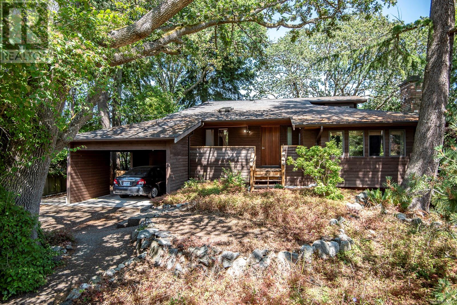 937 Pemberton Rd, Victoria, British Columbia