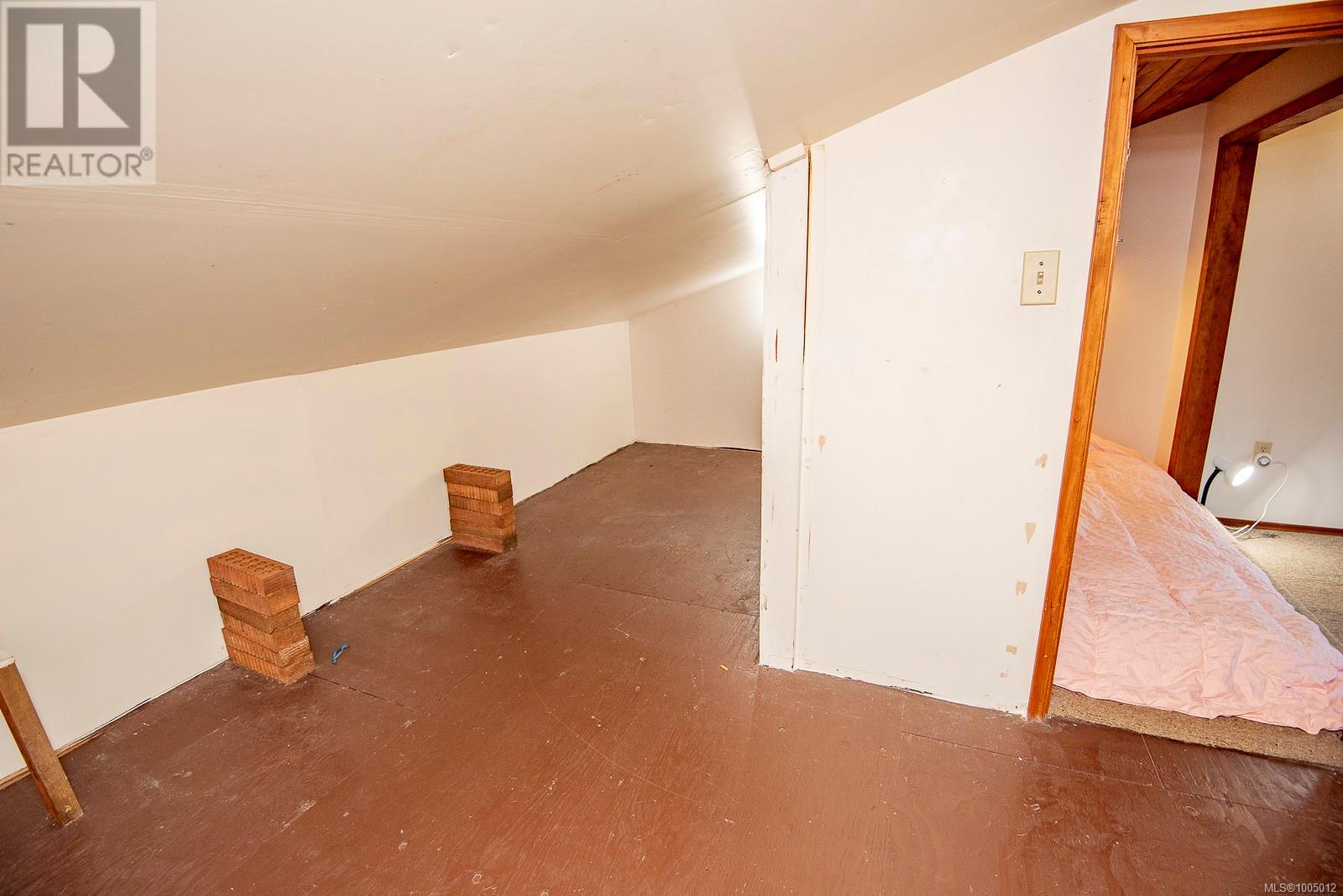 Property at 937 Pemberton Rd image 2
