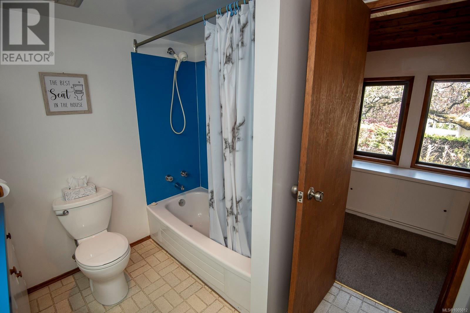 Property at 937 Pemberton Rd image 4