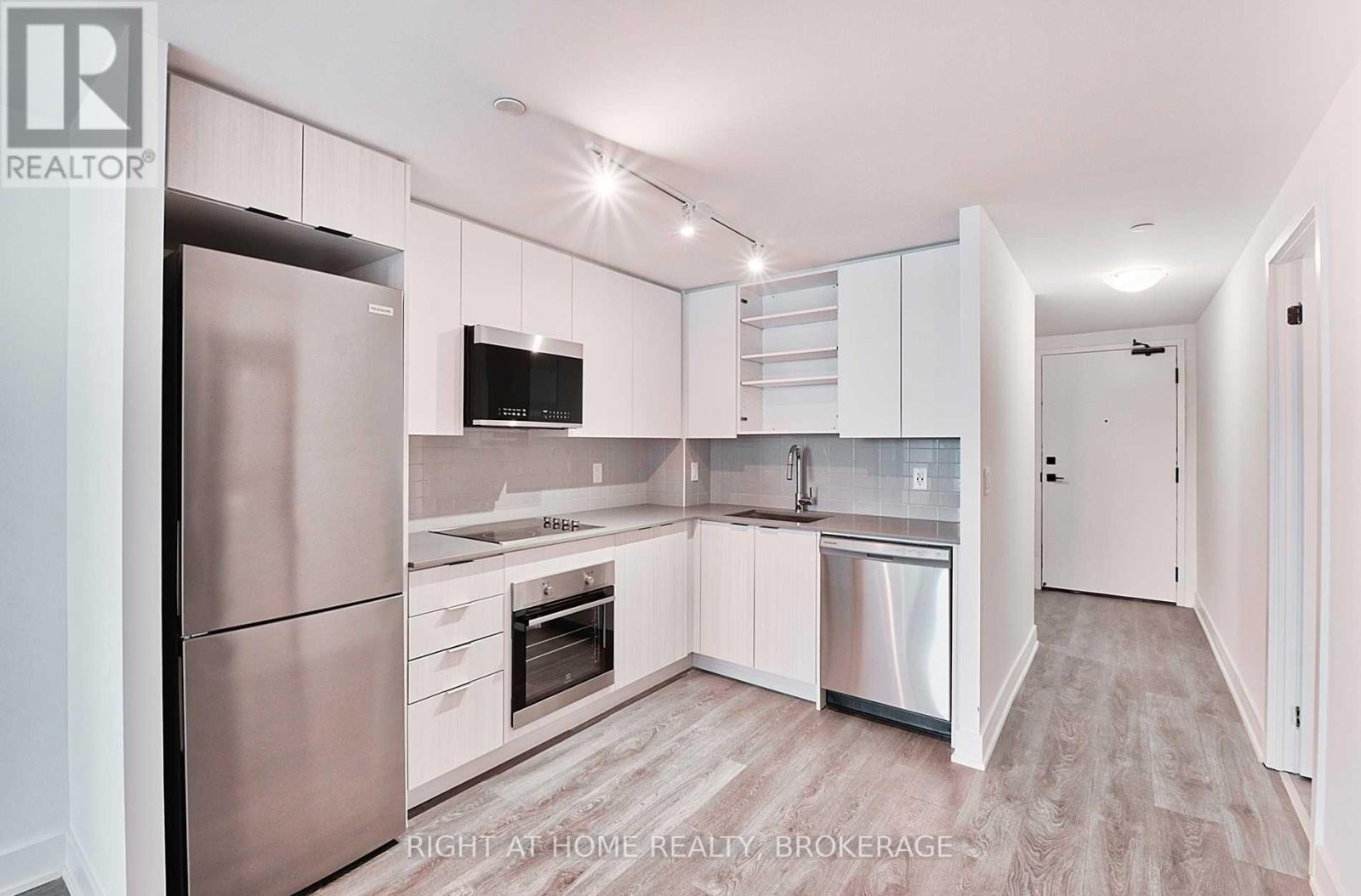 Property at 467 - 2481 TAUNTON ROAD image 2