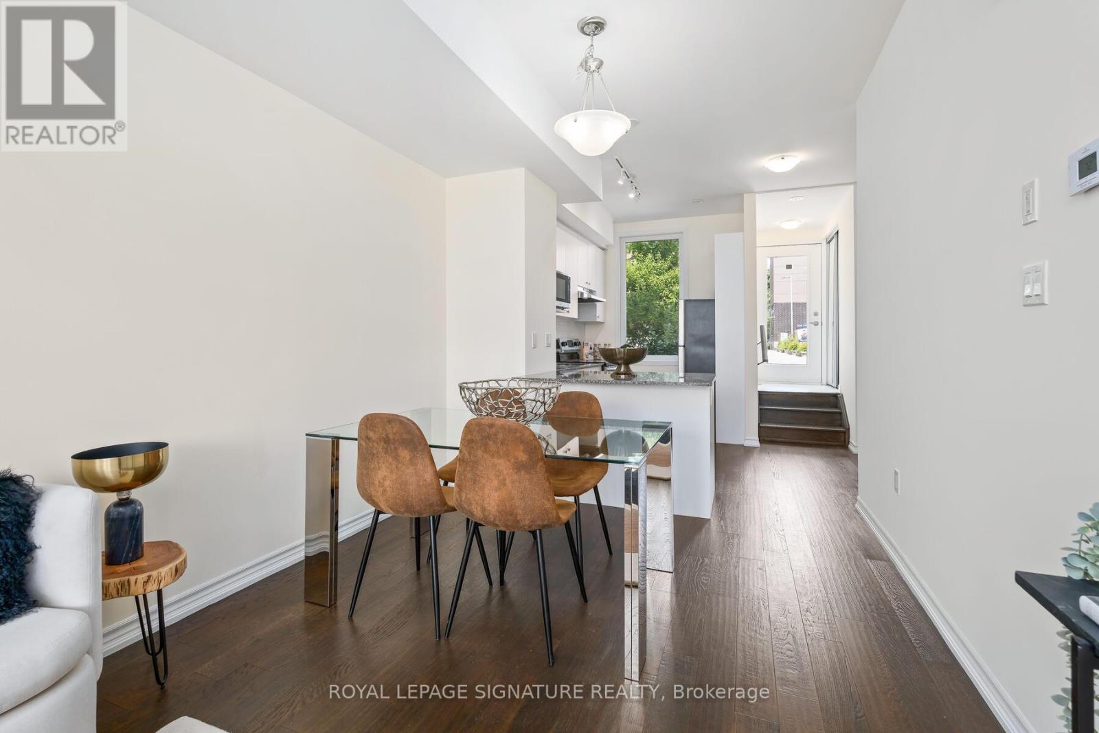 10 Curlew Drive, Toronto (Parkwoods-Donalda), Ontario  M1R 1V1 - Photo 5 - C12267906