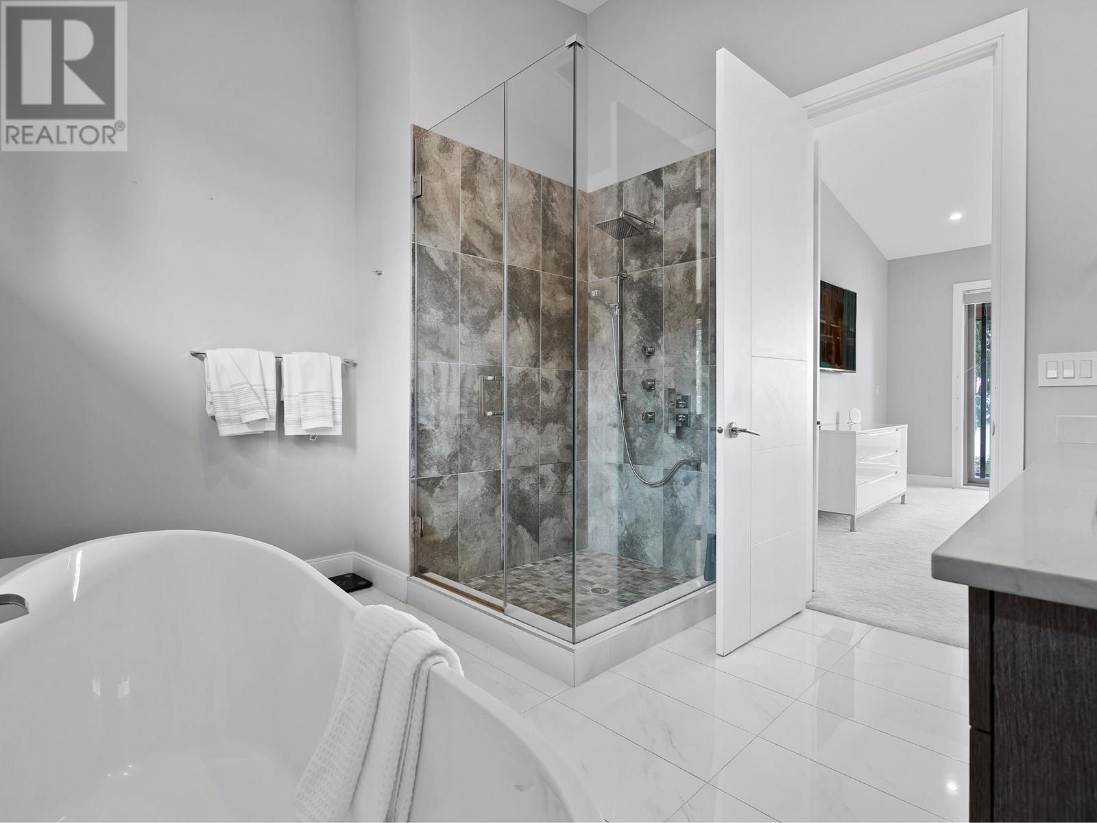 503 Crestwood Avenue, North Vancouver, British Columbia V7N 3C4 - Photo 25 - R3023651