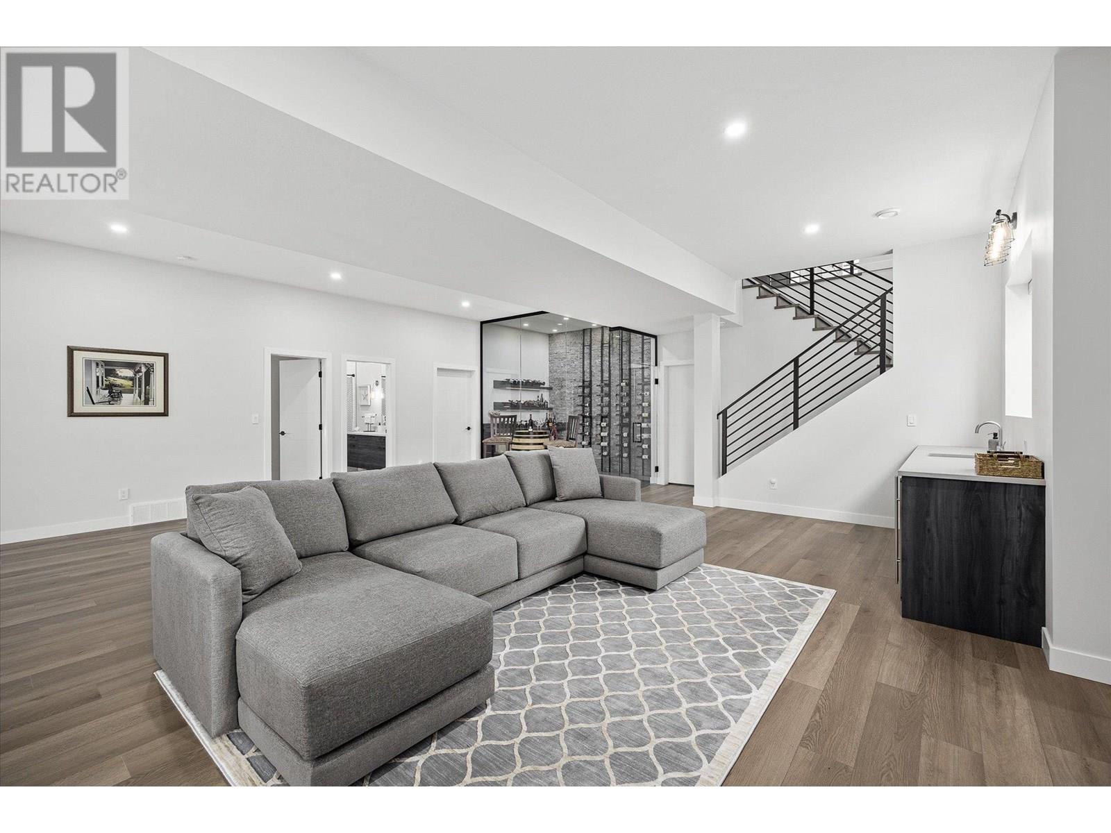 Property at 10058 Beacon Hill Drive image 5