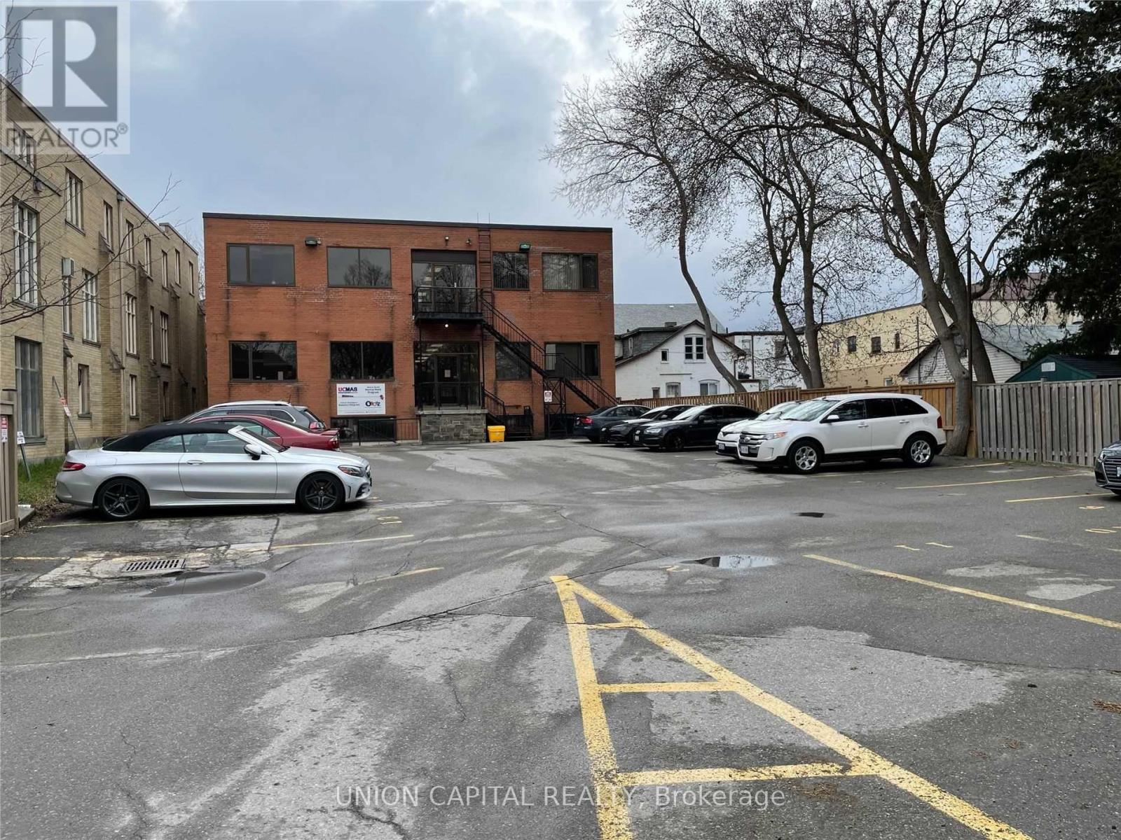 205 - 10211 Yonge Street, Richmond Hill, Ontario  L4C 3B3 - Photo 10 - N12268054
