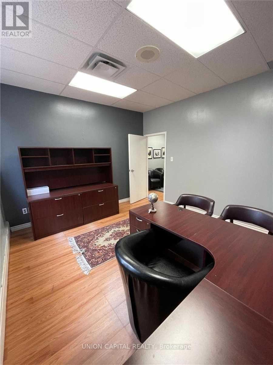 205 - 10211 Yonge Street, Richmond Hill, Ontario  L4C 3B3 - Photo 7 - N12268054