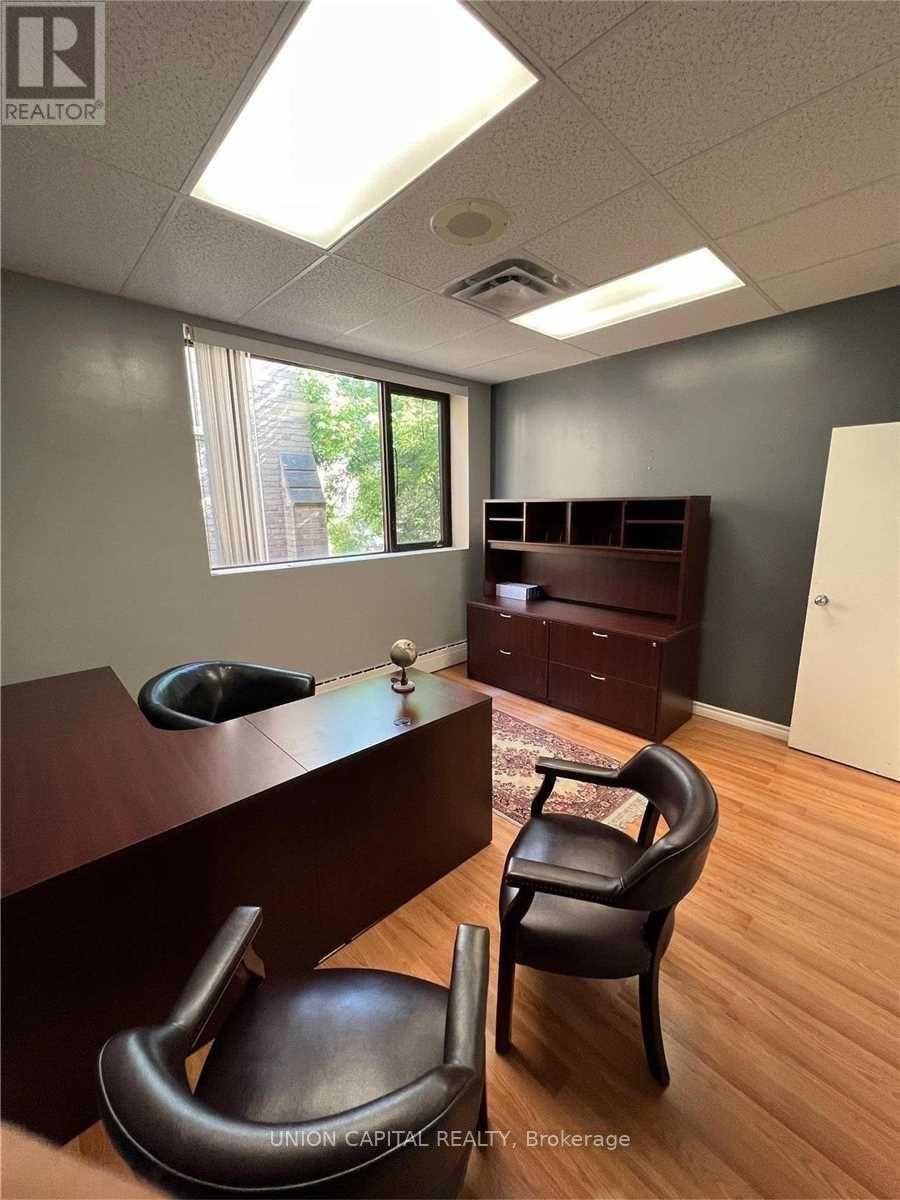 205 - 10211 Yonge Street, Richmond Hill, Ontario  L4C 3B3 - Photo 8 - N12268054