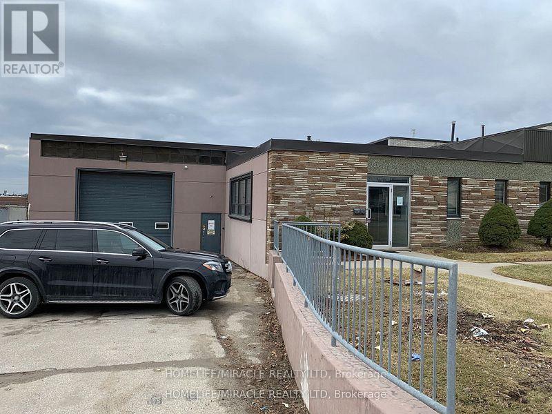 73 Millwick Drive, Toronto, Ontario  M9L 1Y4 - Photo 3 - W12267978