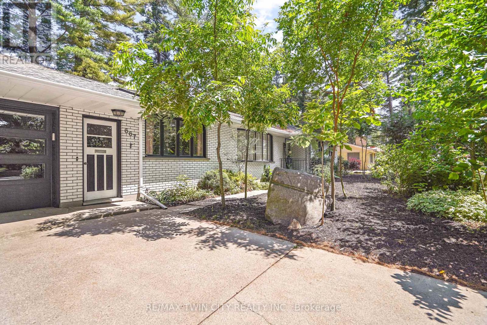 Property at 667 GAGE STREET image 2
