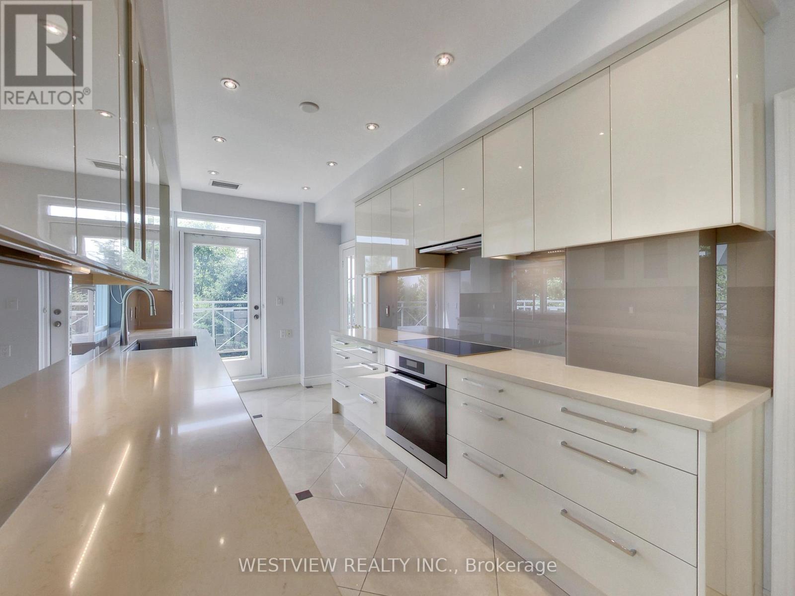 116 - 2111 Lake Shore Boulevard, Toronto (Mimico), Ontario  M8V 4B2 - Photo 18 - W12268123