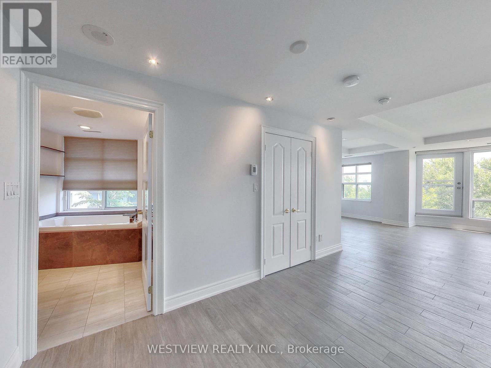 116 - 2111 Lake Shore Boulevard, Toronto (Mimico), Ontario  M8V 4B2 - Photo 25 - W12268123