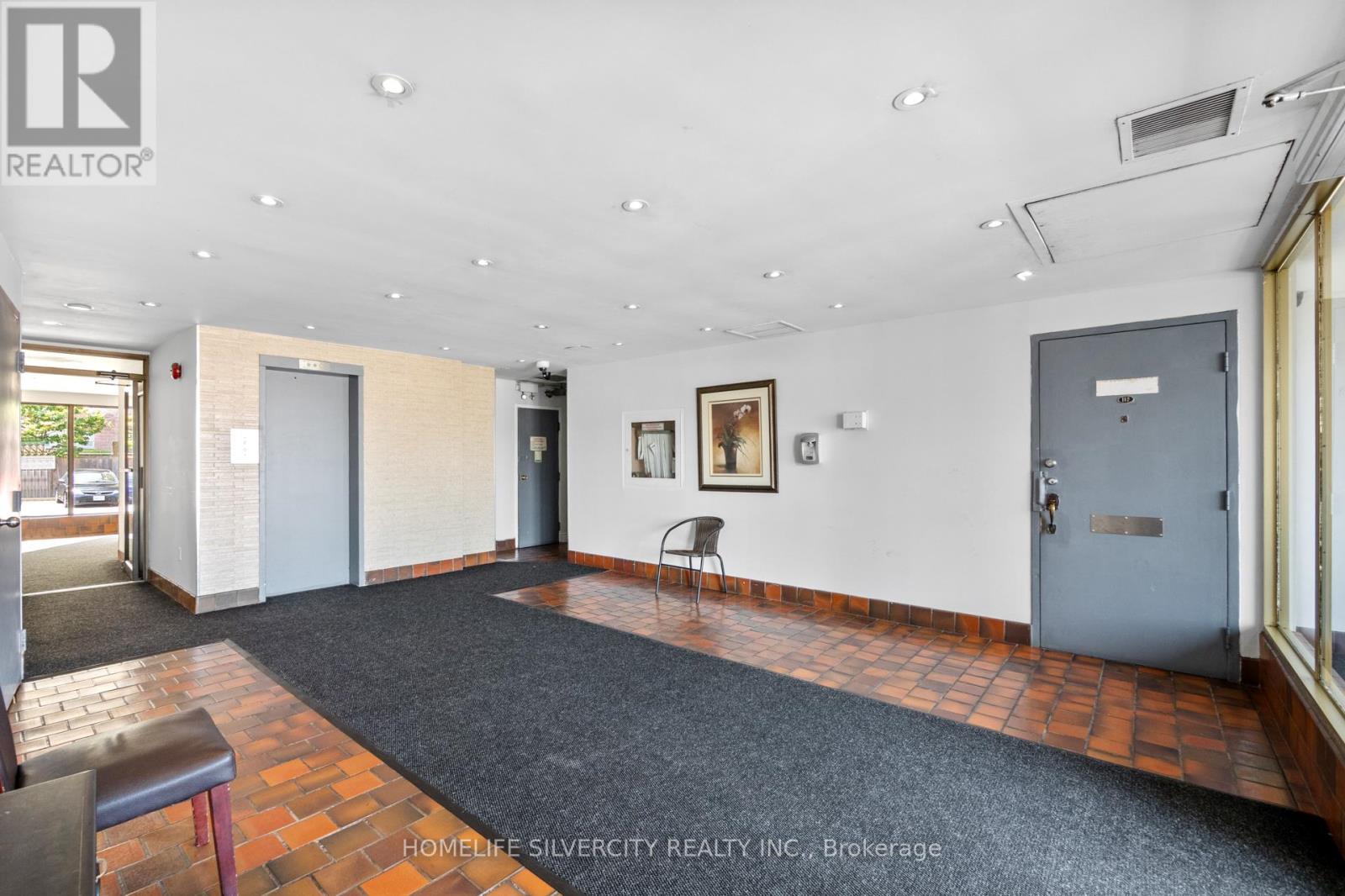 217 - 3455 Morning Star Drive, Mississauga (Malton), Ontario  L4T 3T9 - Photo 7 - W12268154