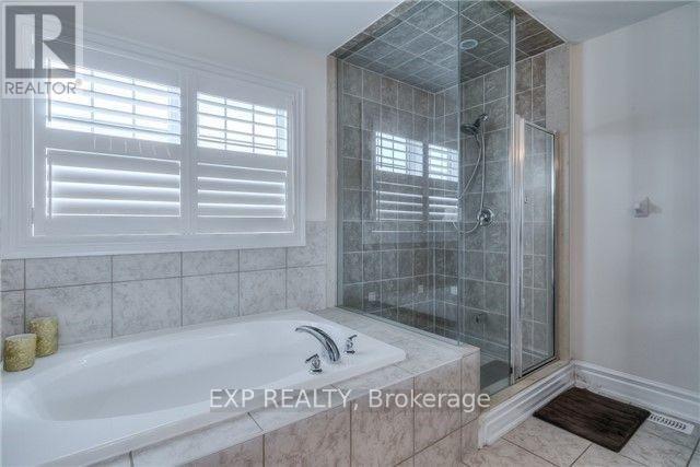 44 Intrigue Trail, Brampton, Ontario  L6X 0W9 - Photo 12 - W12268172