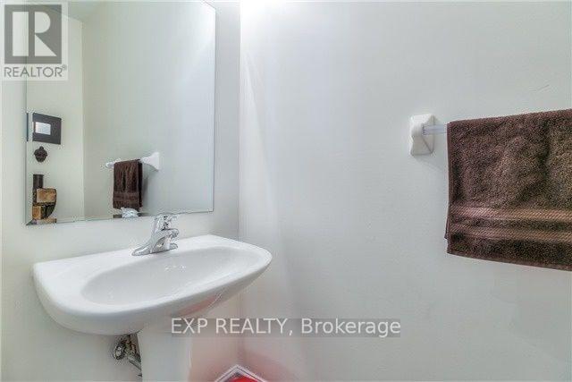44 Intrigue Trail, Brampton, Ontario  L6X 0W9 - Photo 9 - W12268172