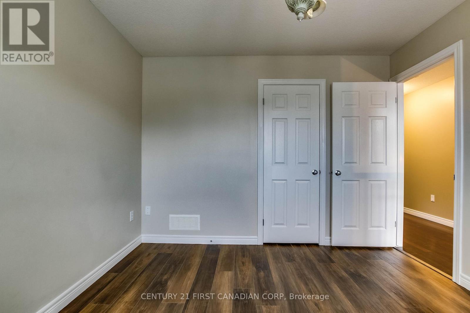1048 Silverfox Drive, London North, Ontario  N6G 0G2 - Photo 17 - X12268325