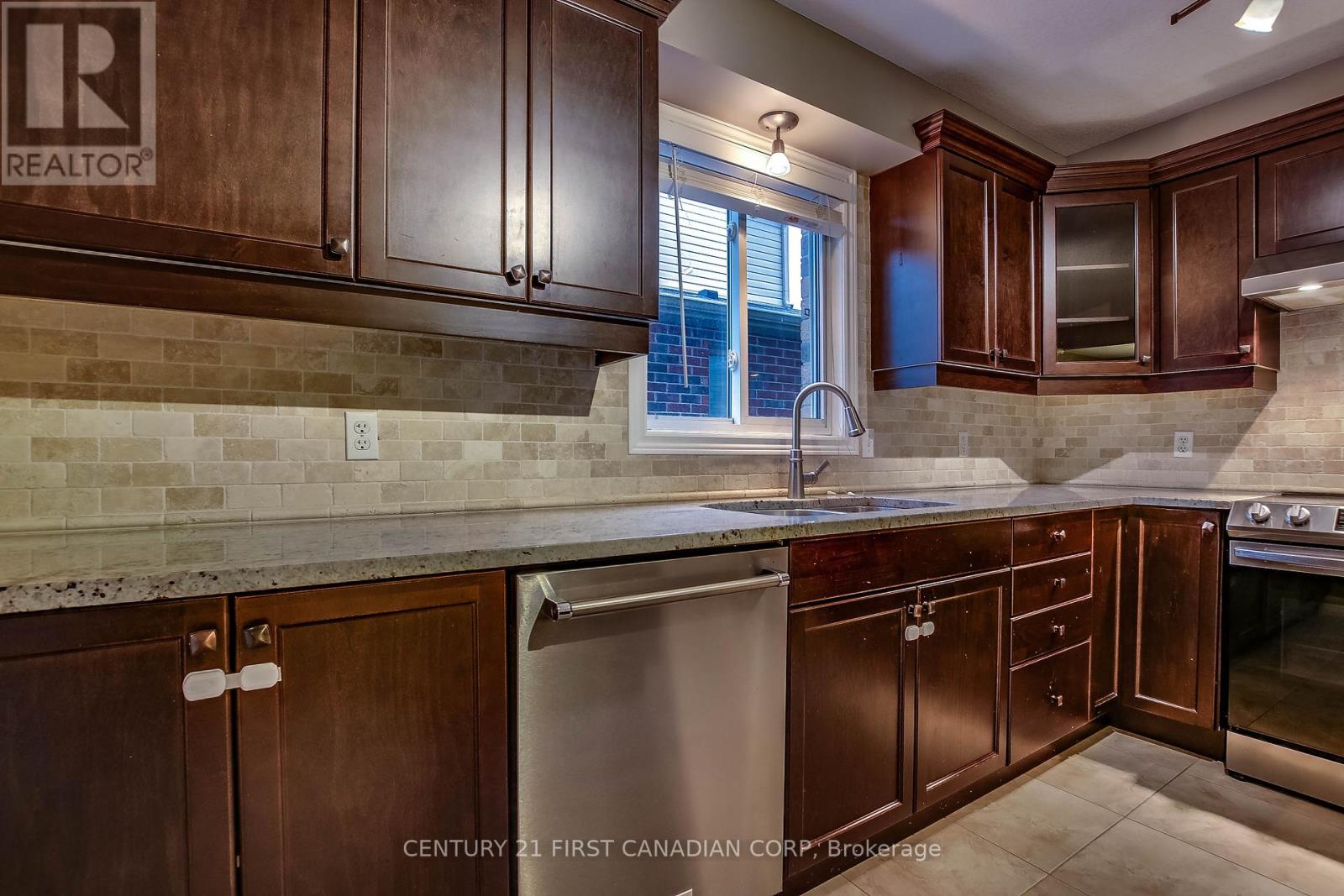 1048 Silverfox Drive, London North, Ontario  N6G 0G2 - Photo 9 - X12268325
