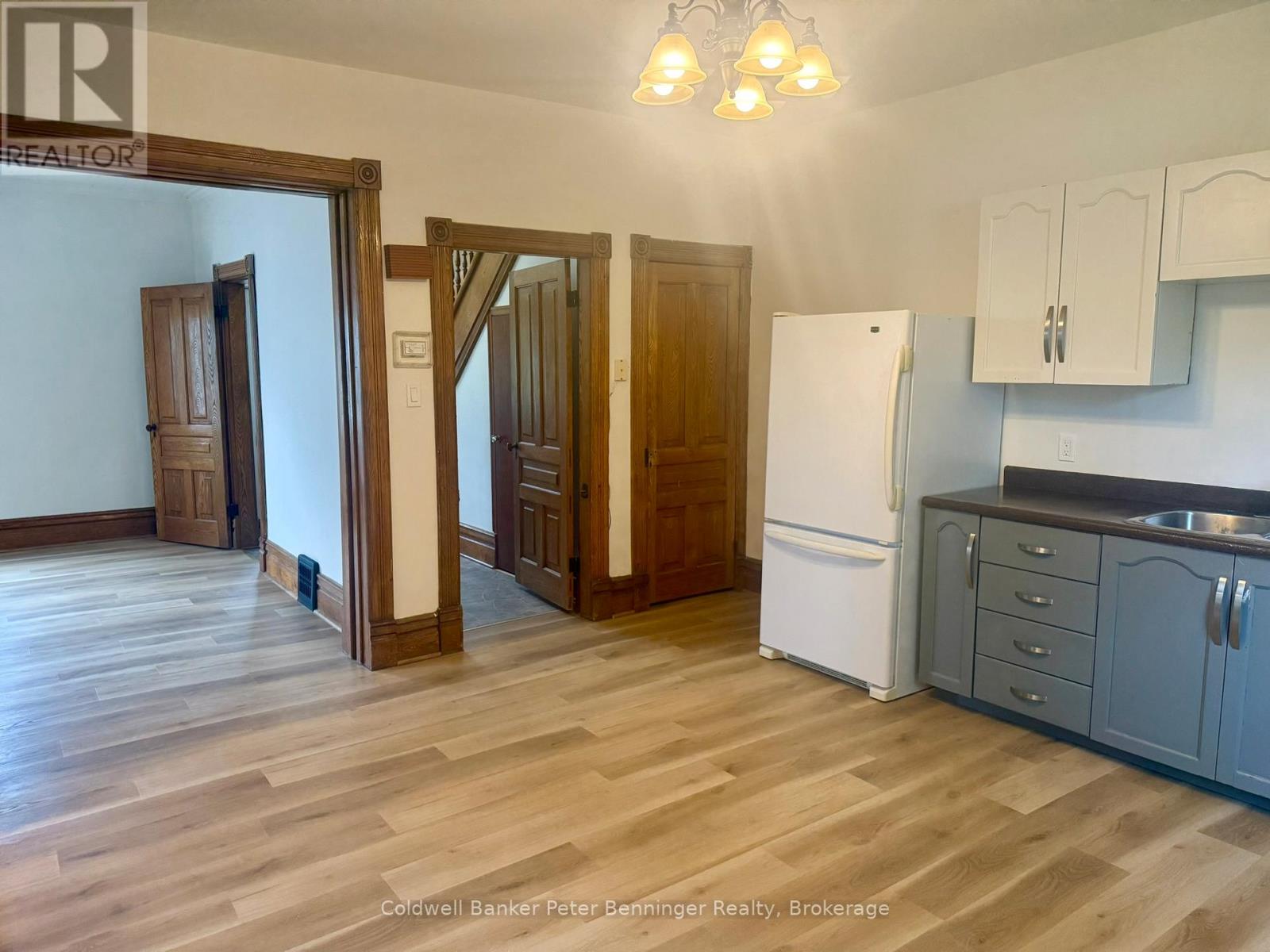 493/495 11th Avenue, Hanover, Ontario  N4N 2S2 - Photo 20 - X12268261
