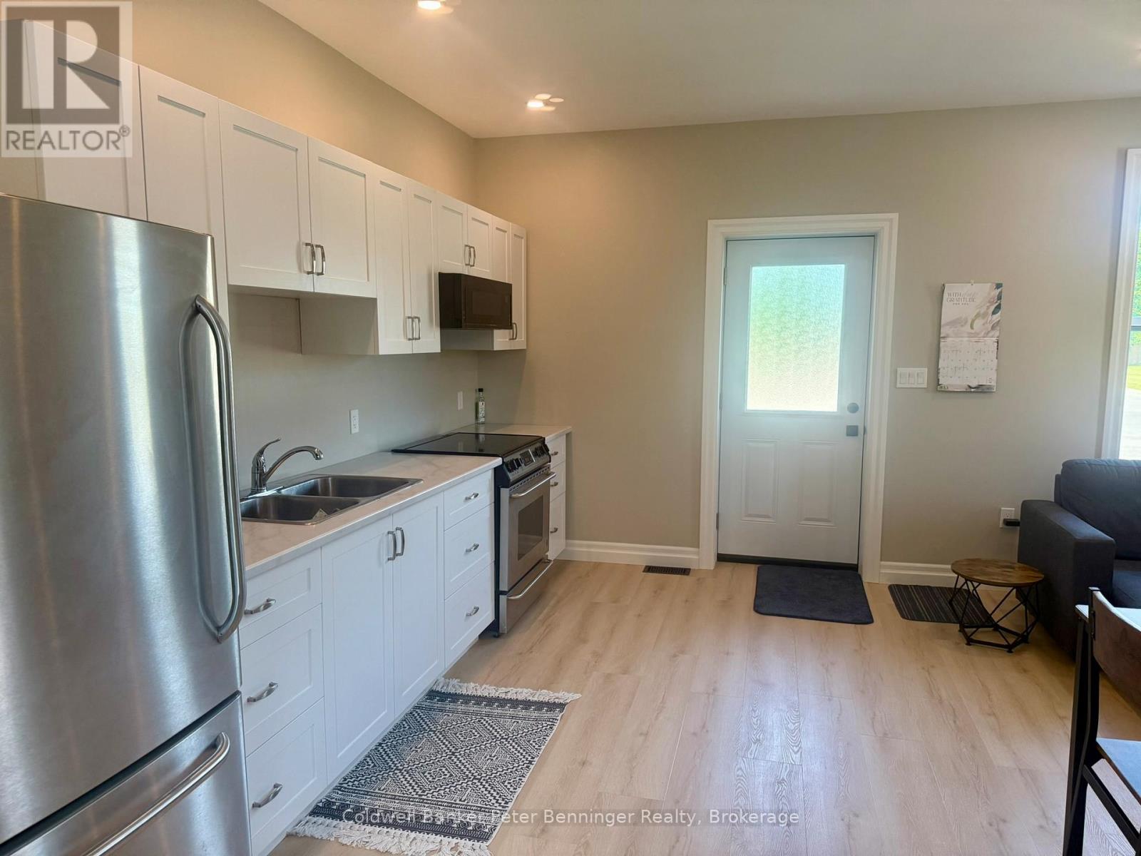 493/495 11th Avenue, Hanover, Ontario  N4N 2S2 - Photo 5 - X12268261