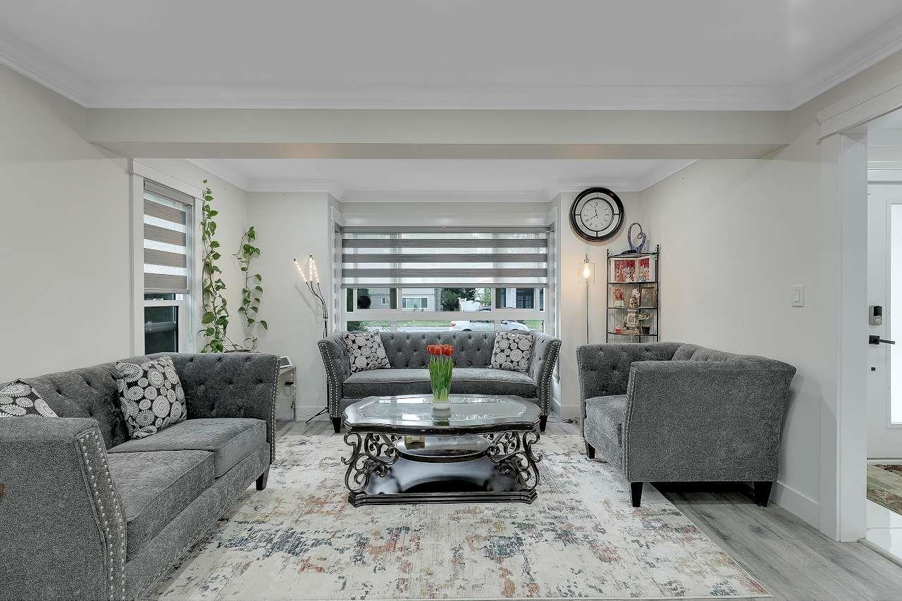 Property at 15738 97 AVENUE image 2