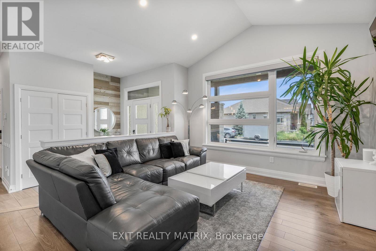 Property at 101 LYON STREET image 5