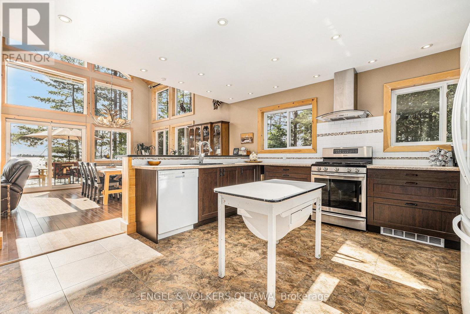631 Golden Lyn Way, Bonnechere Valley, Ontario  K0J 1X0 - Photo 14 - X12268344