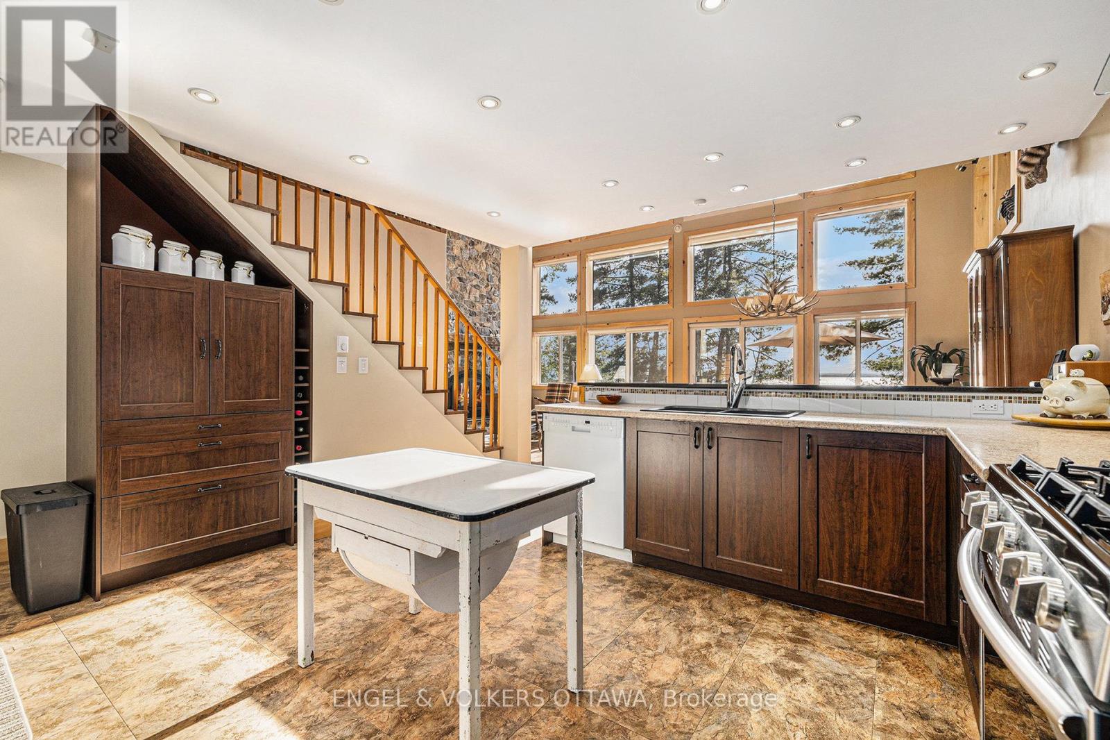 631 Golden Lyn Way, Bonnechere Valley, Ontario  K0J 1X0 - Photo 16 - X12268344