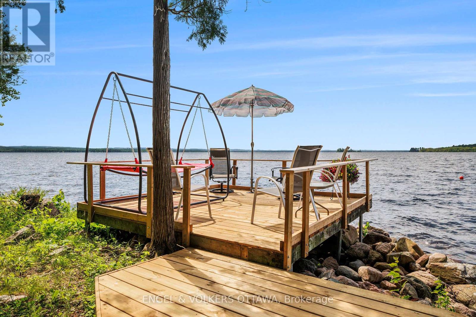 631 Golden Lyn Way, Bonnechere Valley, Ontario  K0J 1X0 - Photo 37 - X12268344