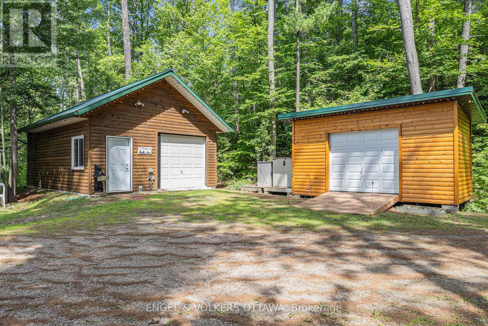 631 Golden Lyn Way, Bonnechere Valley, Ontario  K0J 1X0 - Photo 45 - X12268344