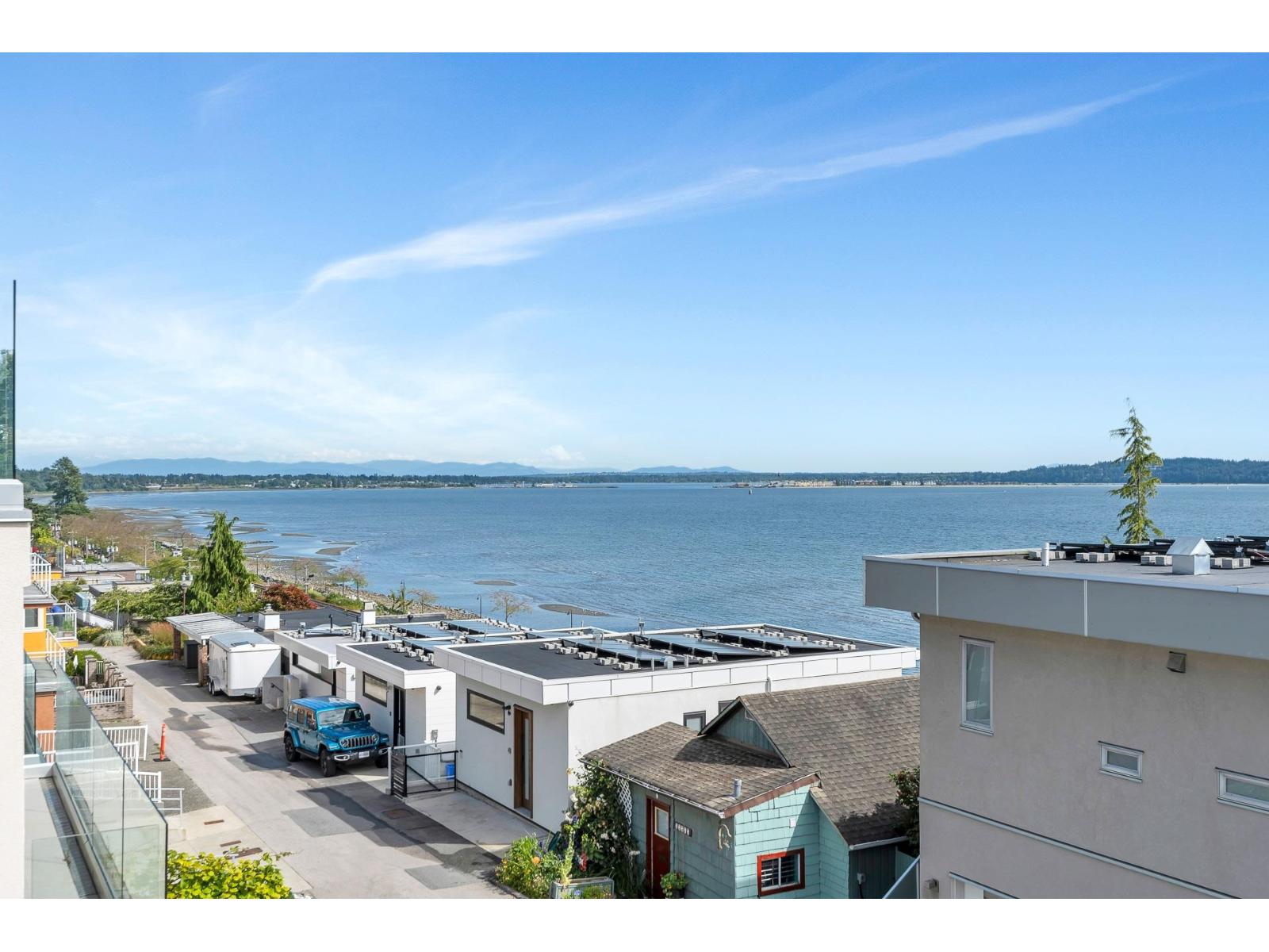 15364 VICTORIA AVENUE, white rock, British Columbia