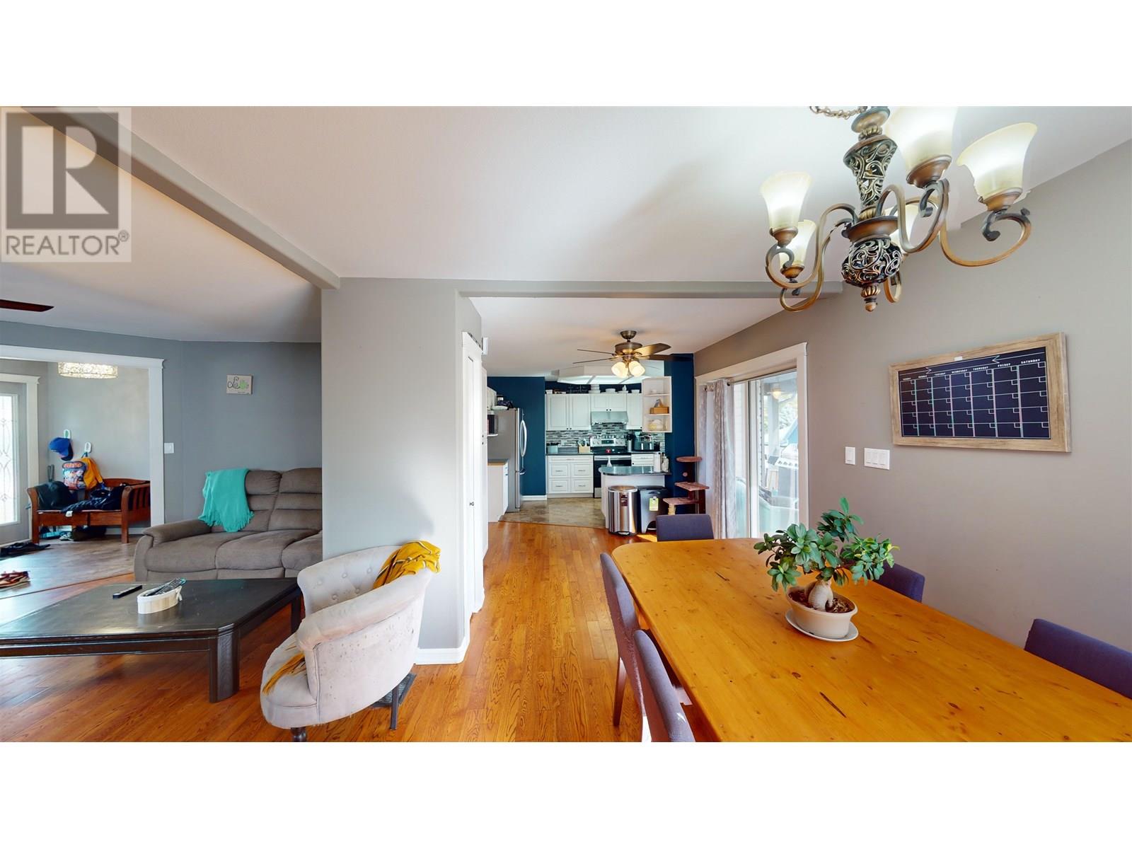 Property at 510 DIXON STREET image 3