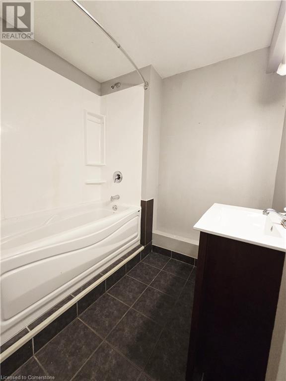 126 Mountain Road, Grimsby, Ontario  L3M 4E7 - Photo 12 - 40748749