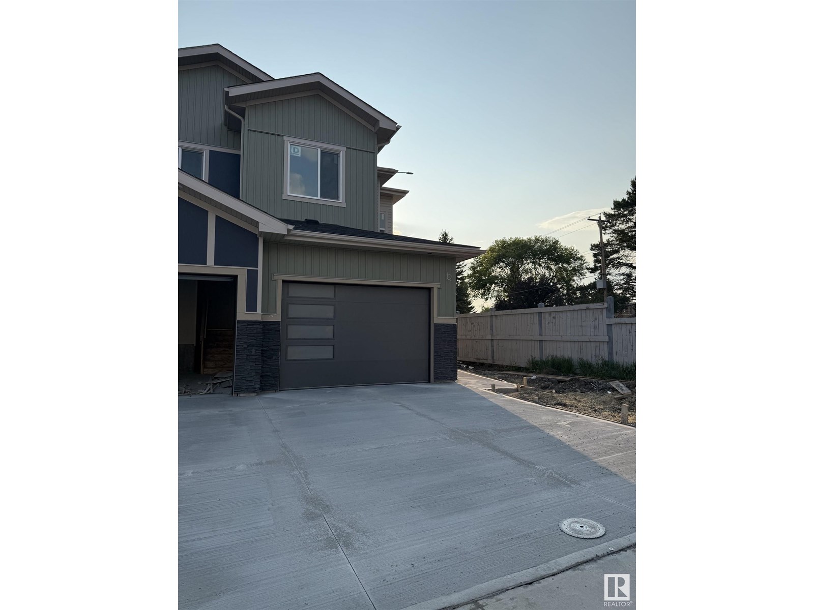 Property at 4912 46 ST image 3