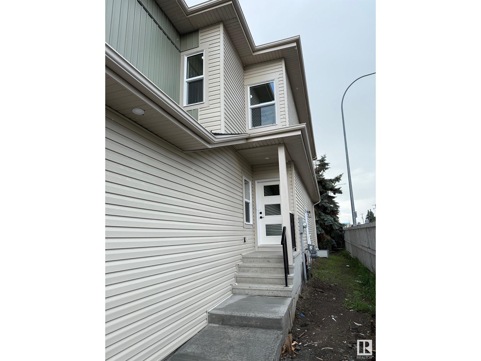 Property at 4912 46 ST image 5