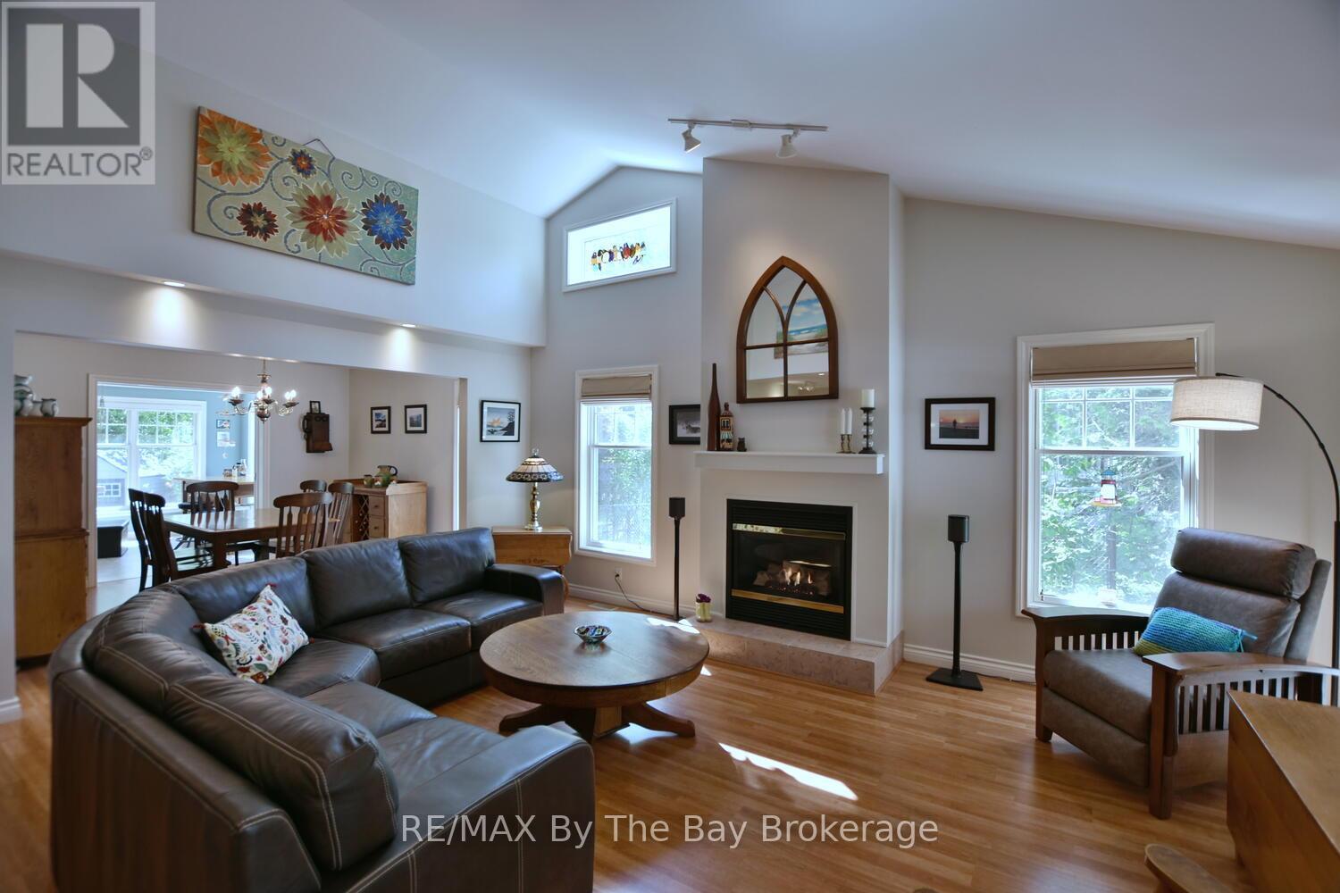 1327 River Road E, Wasaga Beach, Ontario  L9Z 2R7 - Photo 12 - S12265759