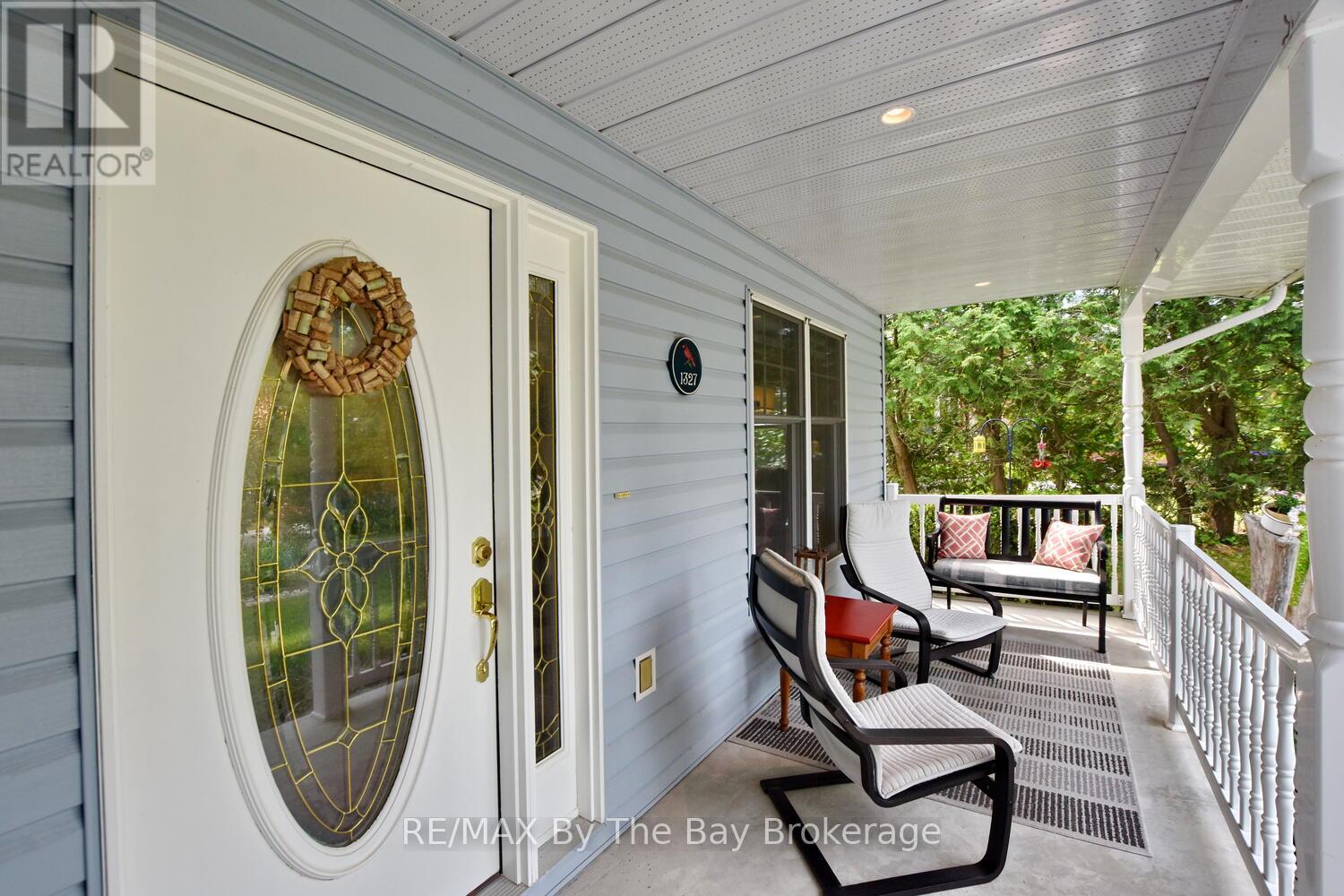 1327 River Road E, Wasaga Beach, Ontario  L9Z 2R7 - Photo 7 - S12265759