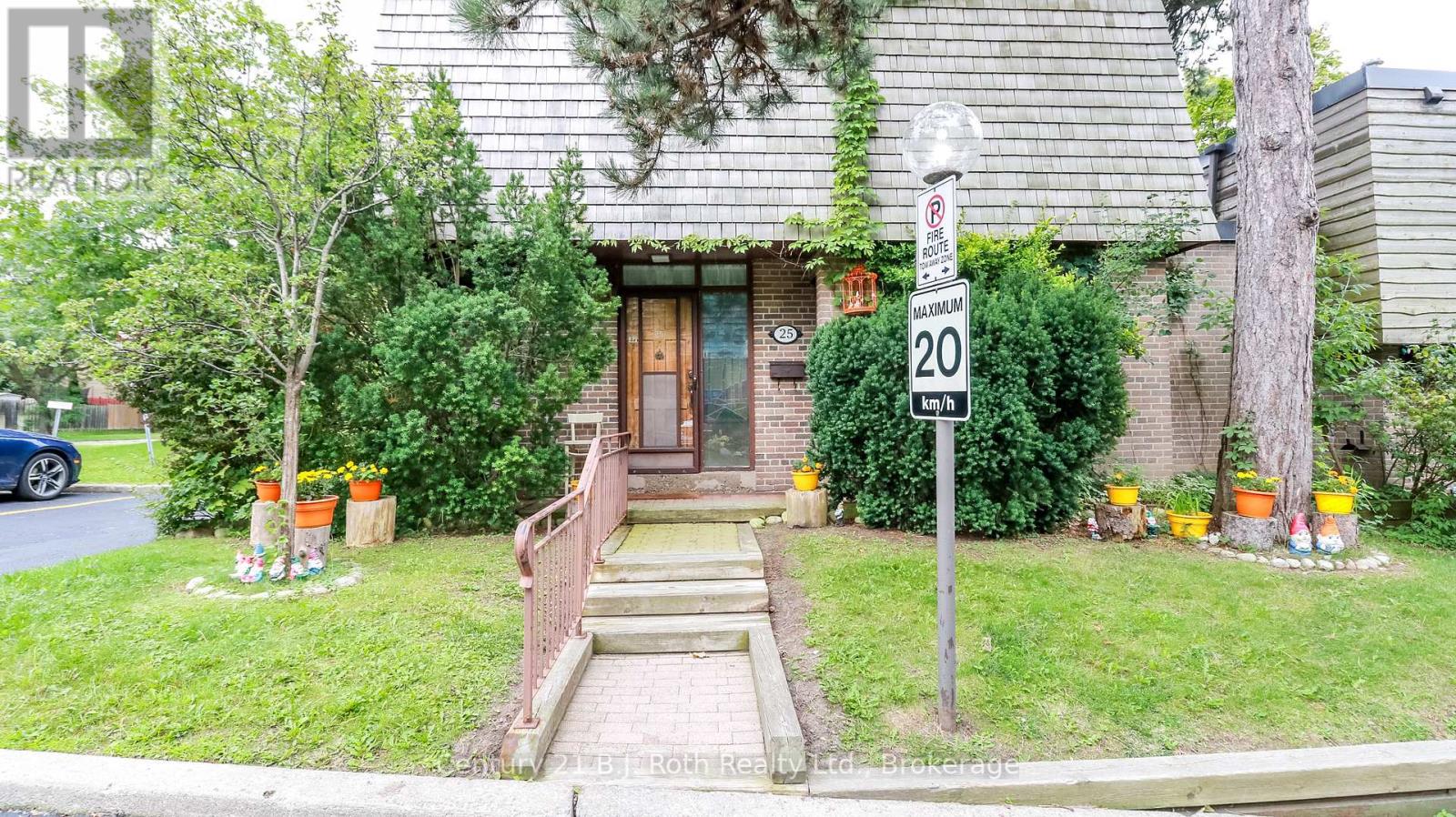 25 Redstone Path, Toronto, Ontario  M9C 1Y7 - Photo 25 - W12022793
