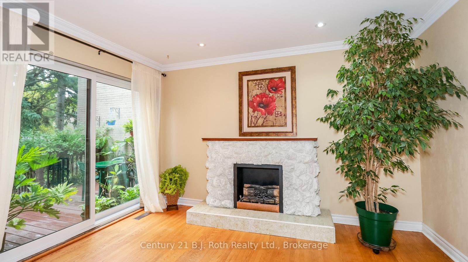 25 Redstone Path, Toronto, Ontario  M9C 1Y7 - Photo 5 - W12022793