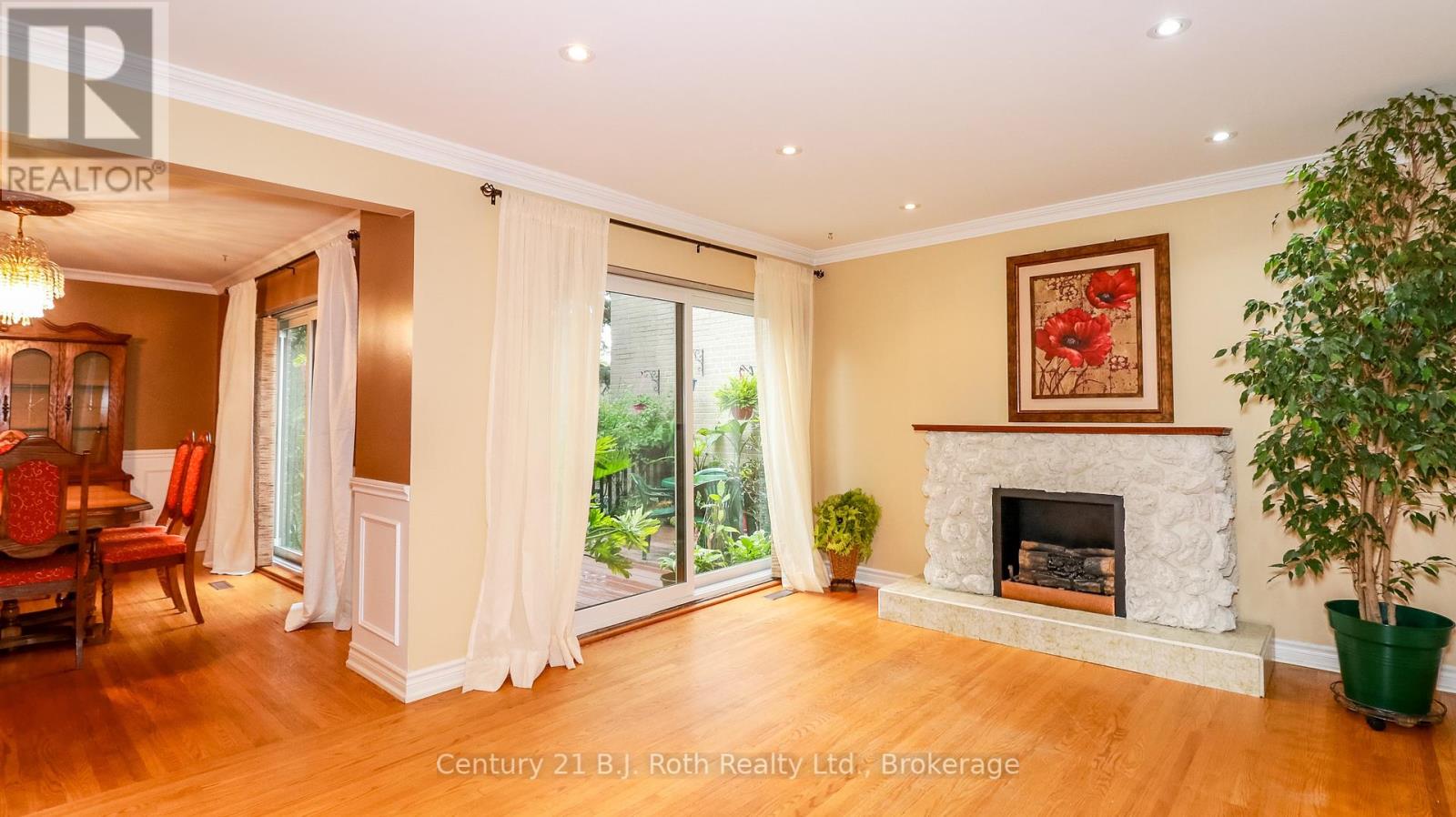 25 Redstone Path, Toronto, Ontario  M9C 1Y7 - Photo 7 - W12022793