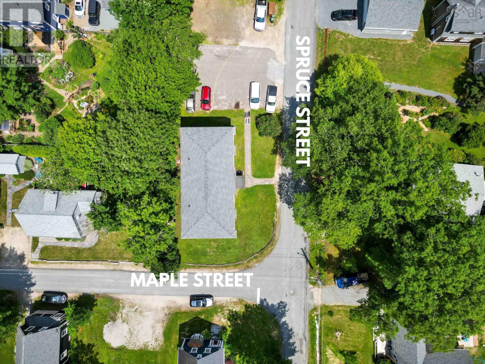 68 Spruce Street, Mahone Bay, Nova Scotia  B0J 2E0 - Photo 3 - 202516867