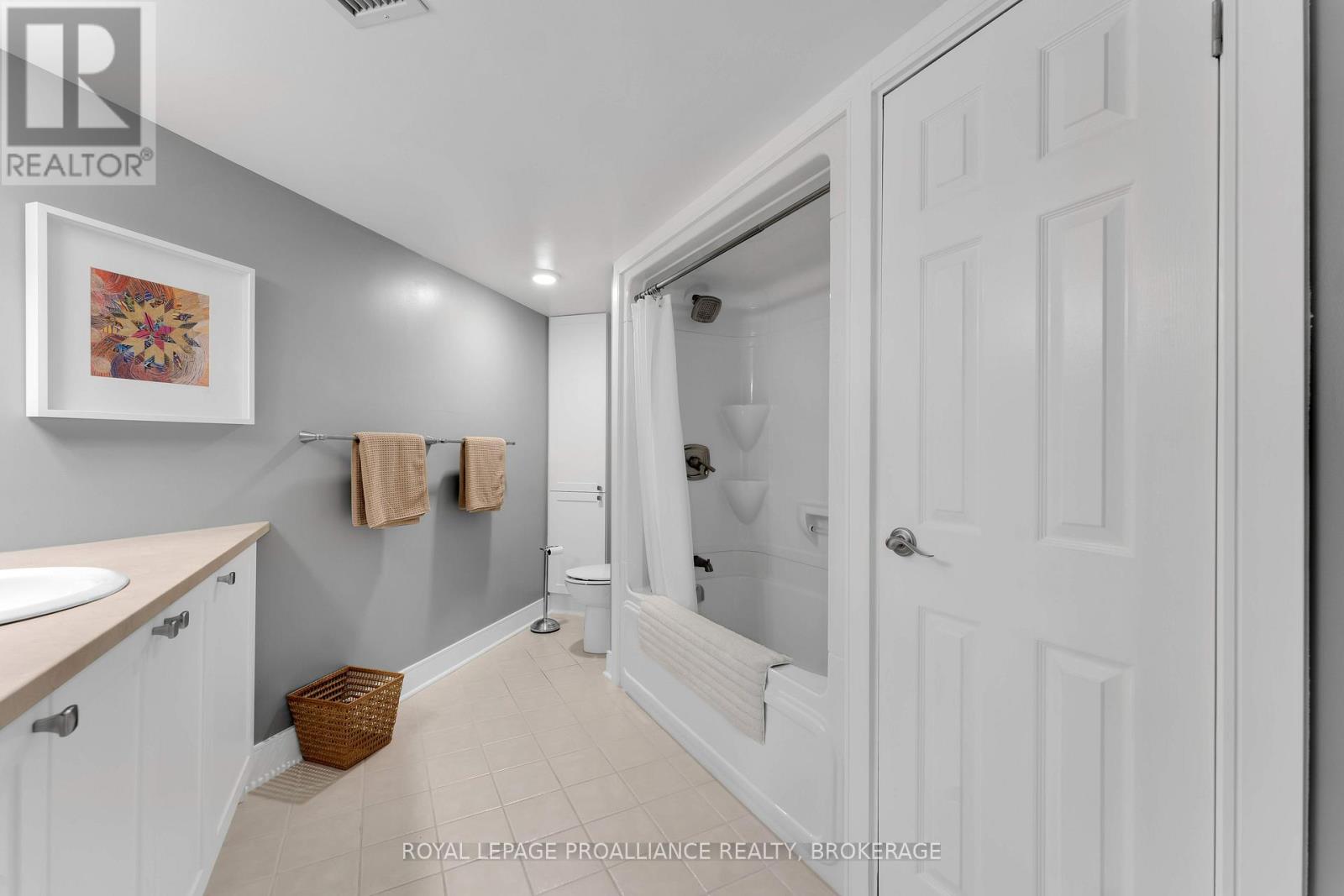 1205 - 185 Ontario Street, Kingston, Ontario  K7L 2Y7 - Photo 35 - X12268355