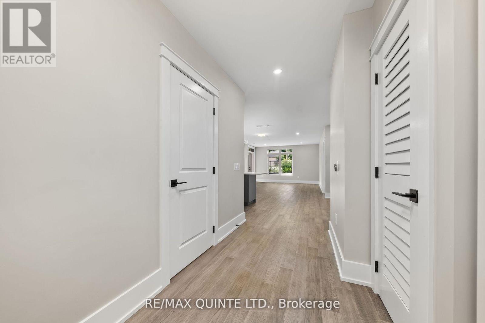 305 - 17 Cleave Avenue, Prince Edward County, Ontario K0K 2T0 - Photo 4 - X12268394