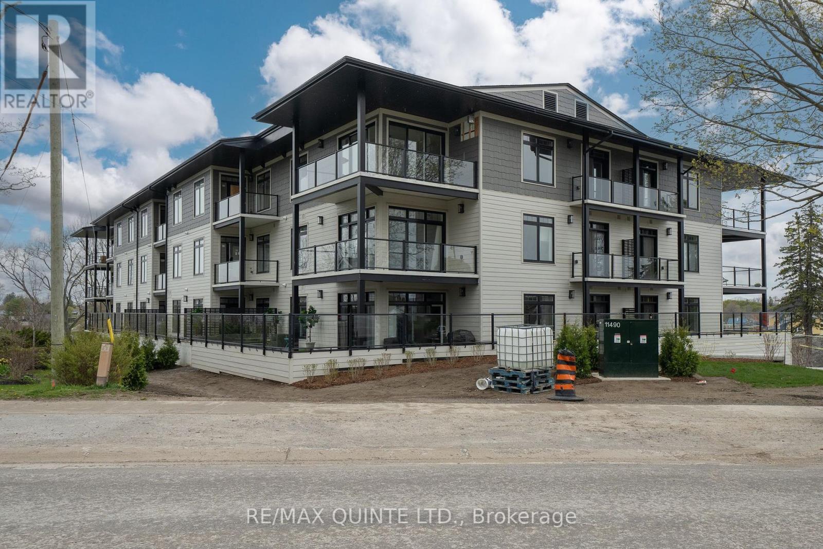 306 - 17 Cleave Avenue, Prince Edward County, Ontario K0K 2T0 - Photo 4 - X12268400