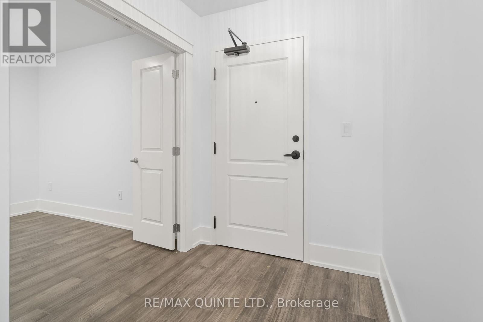 306 - 17 Cleave Avenue, Prince Edward County, Ontario K0K 2T0 - Photo 5 - X12268400