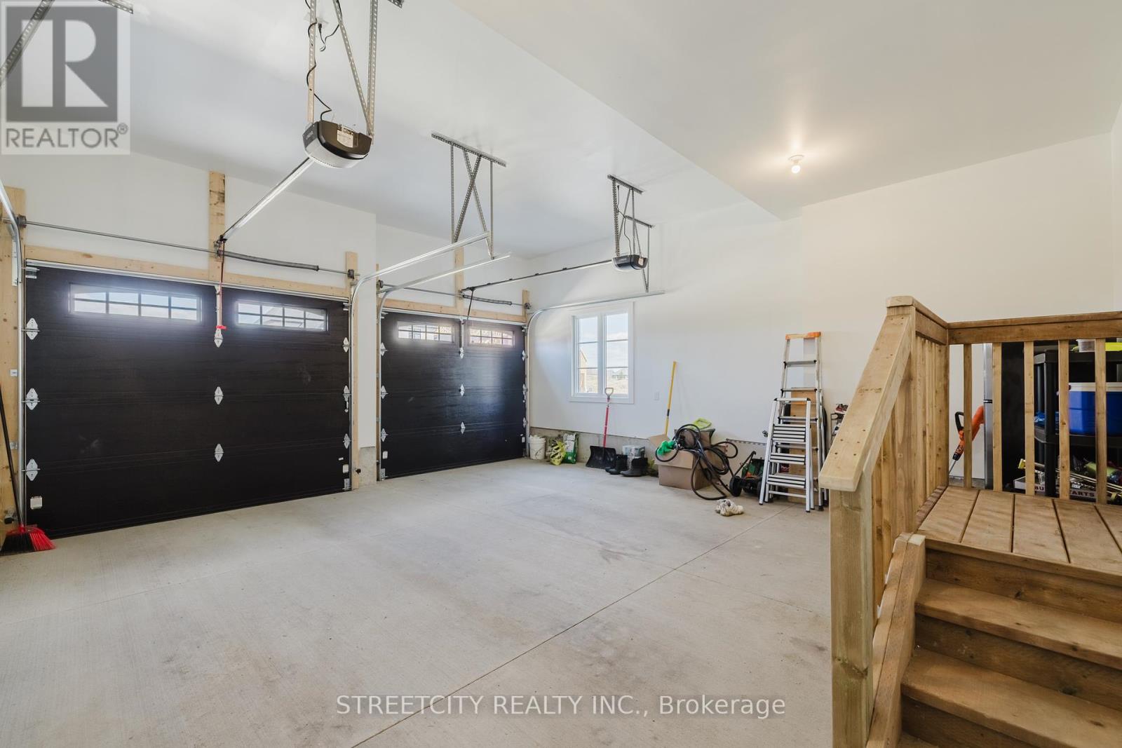877 Eagletrace Drive W, London North (North S), Ontario  N6G 3X9 - Photo 23 - X12268403
