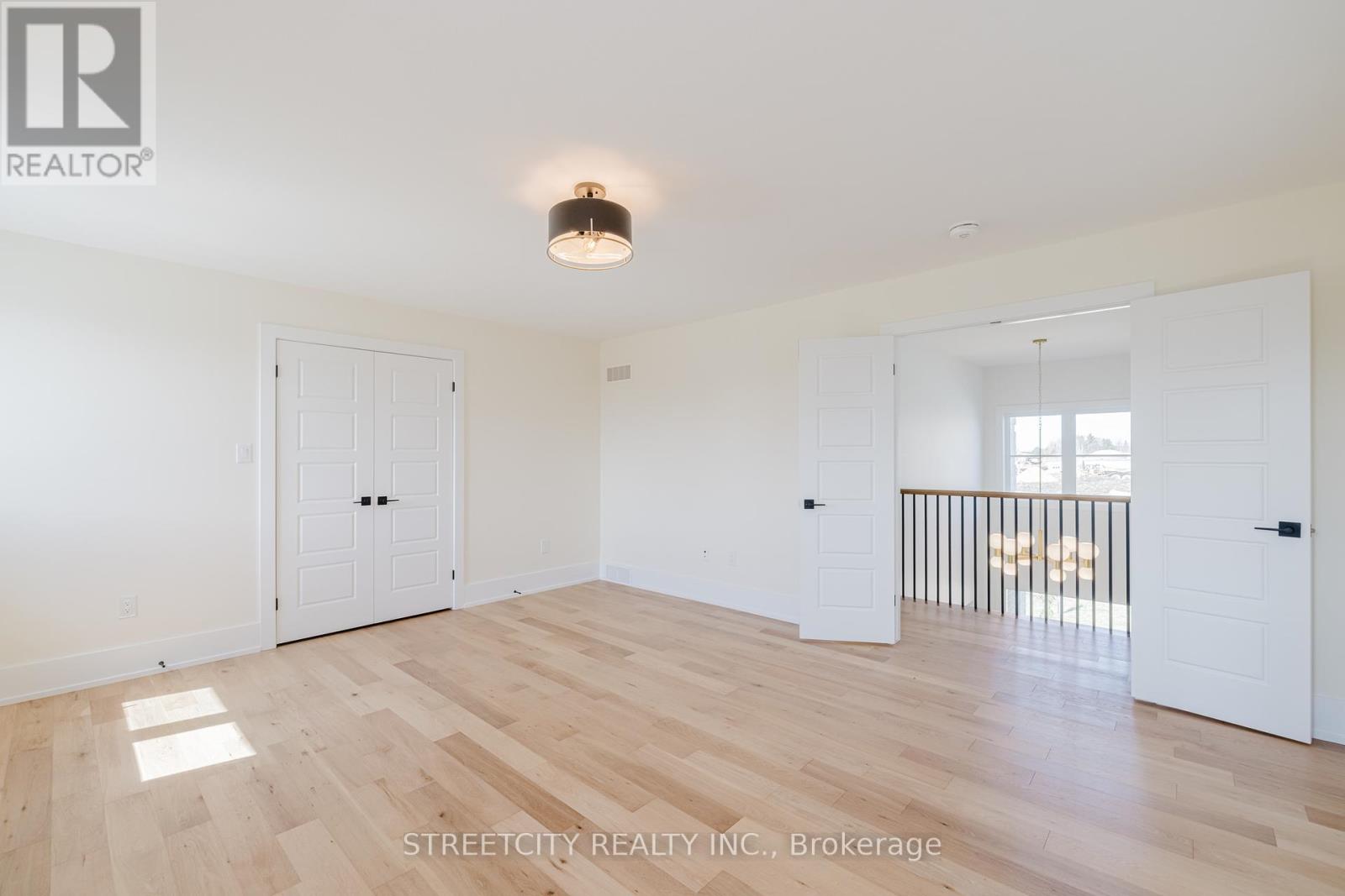 877 Eagletrace Drive W, London North (North S), Ontario  N6G 3X9 - Photo 27 - X12268403
