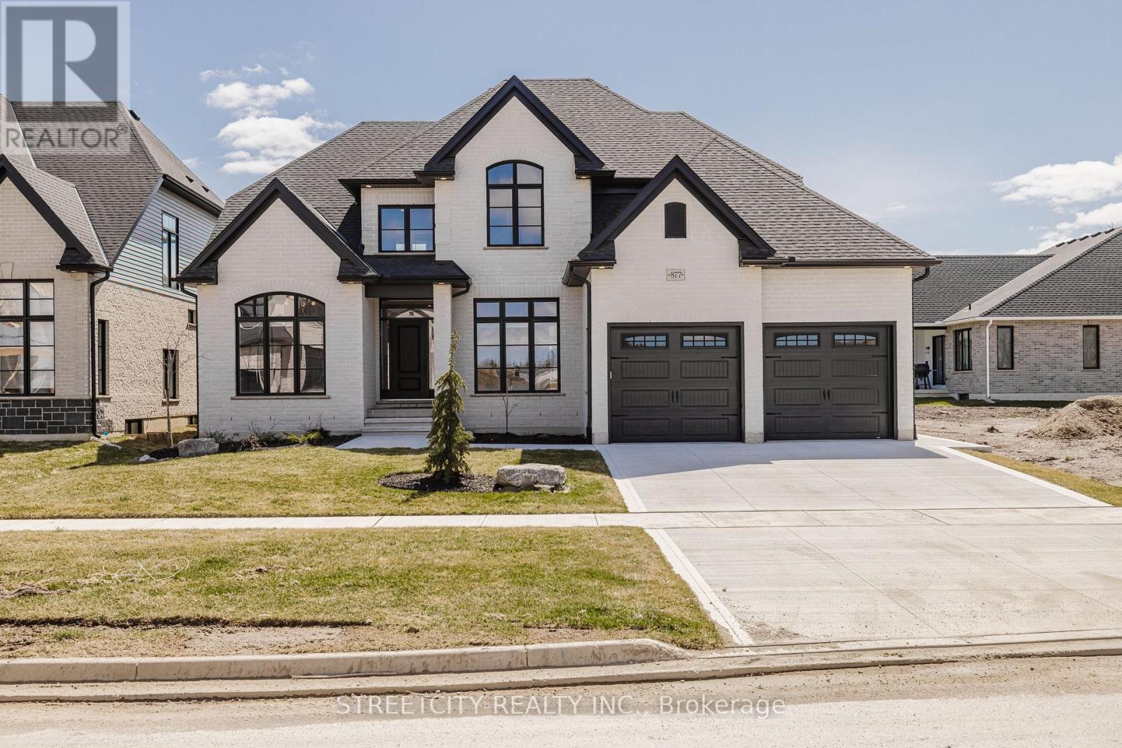 877 Eagletrace Drive W, London North (North S), Ontario  N6G 3X9 - Photo 3 - X12268403