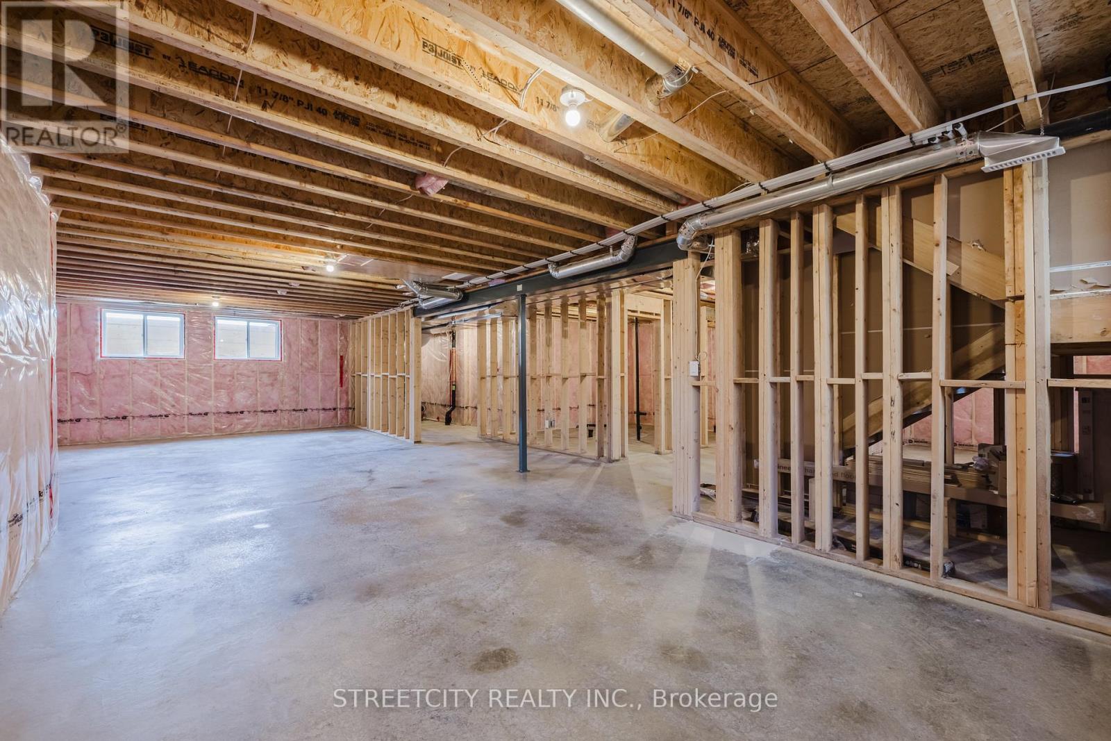 877 Eagletrace Drive W, London North (North S), Ontario  N6G 3X9 - Photo 39 - X12268403