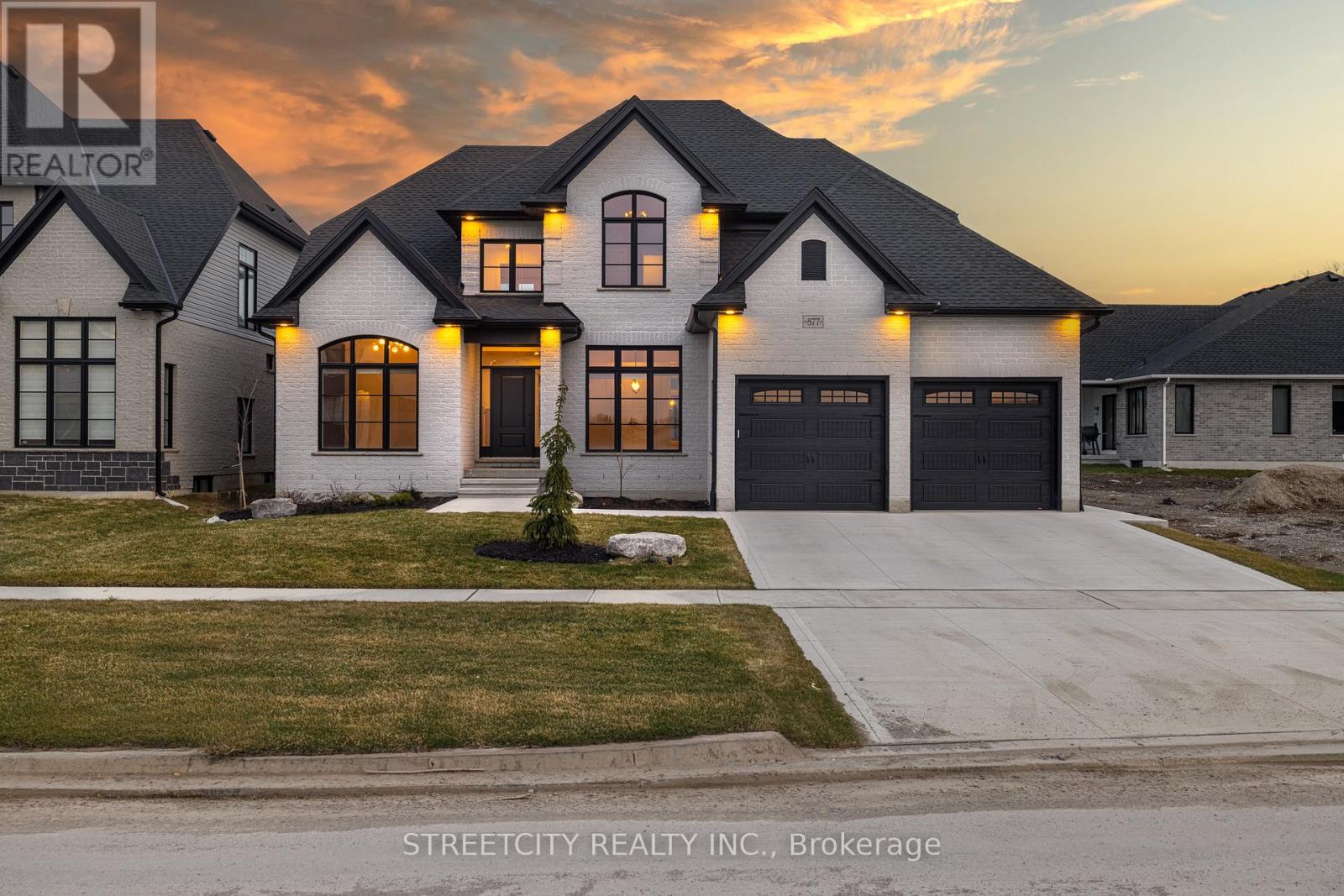877 Eagletrace Drive W, London North (North S), Ontario  N6G 3X9 - Photo 45 - X12268403