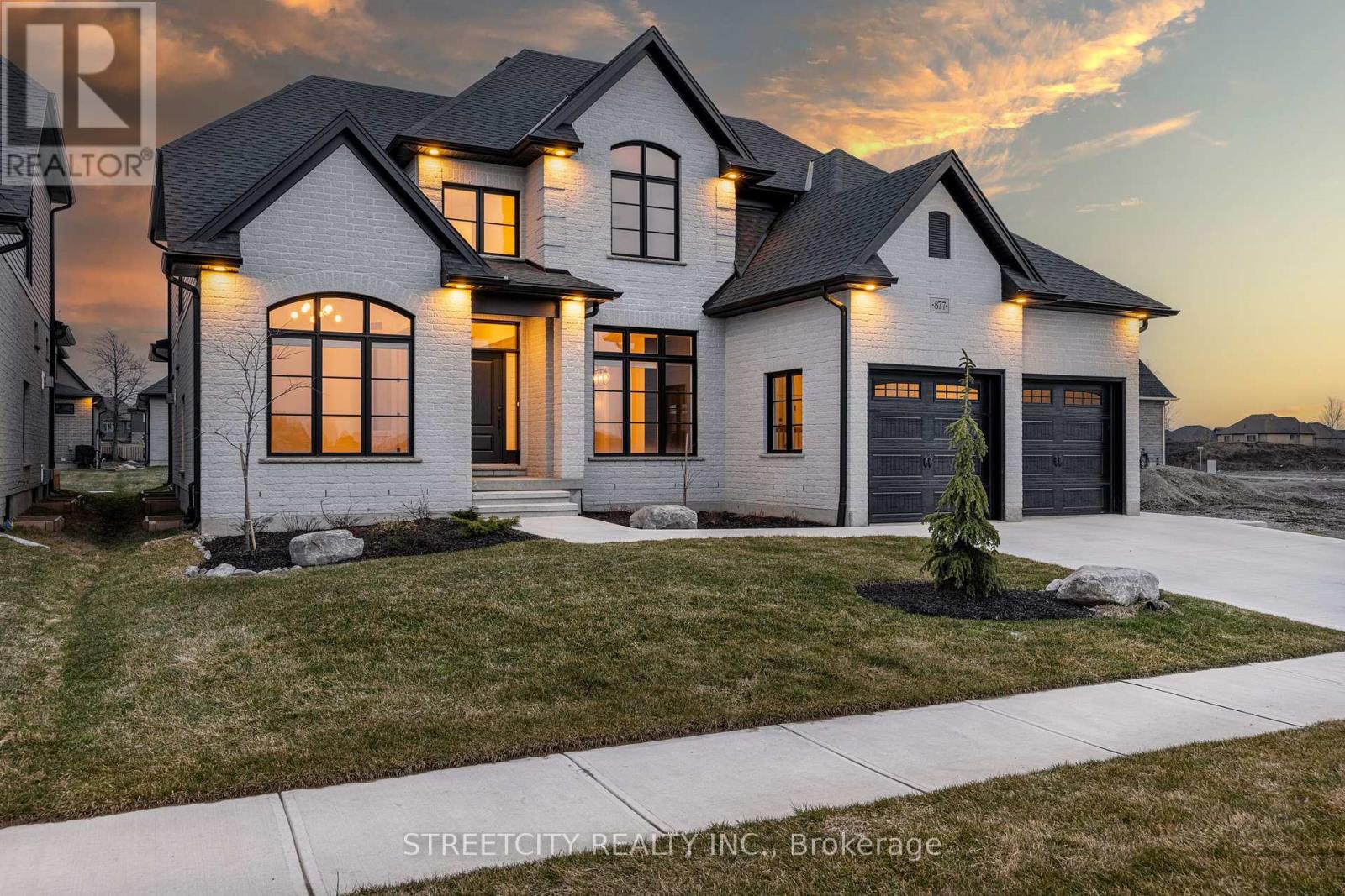 877 Eagletrace Drive W, London North (North S), Ontario  N6G 3X9 - Photo 46 - X12268403