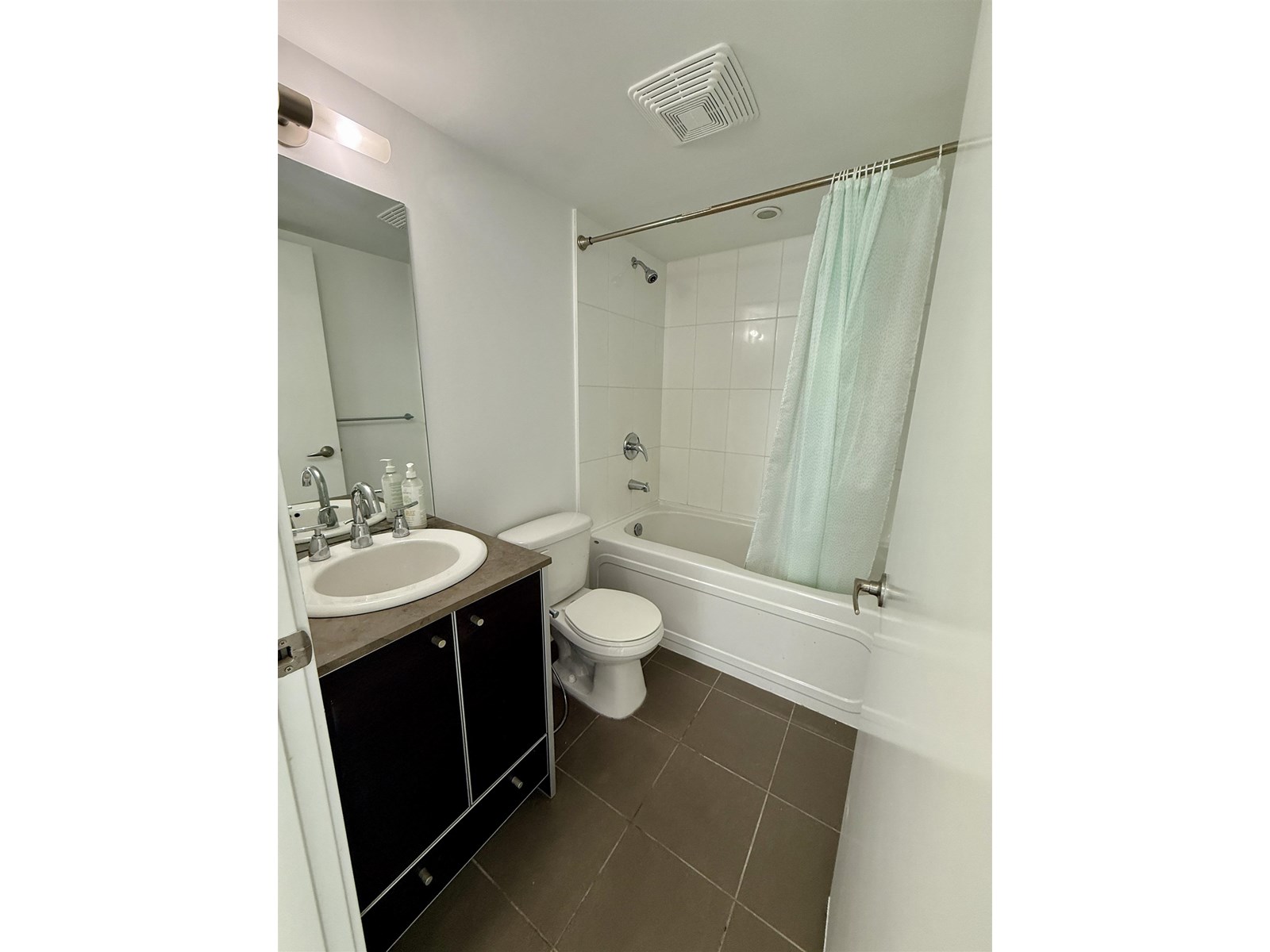 1602 9981 Whalley Boulevard, Surrey, British Columbia  V3T 0A6 - Photo 2 - R3023801